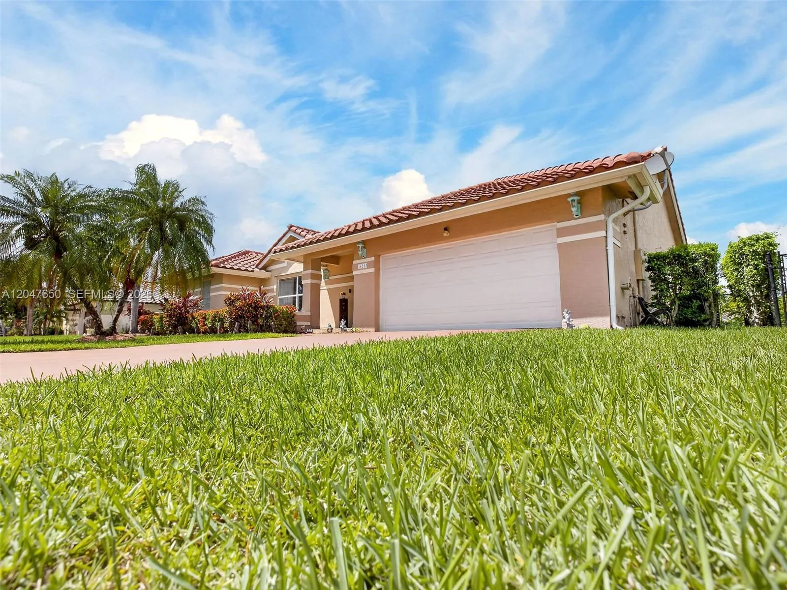 16203 NW 8th Dr, Pembroke Pines, FL 33028 photo 2