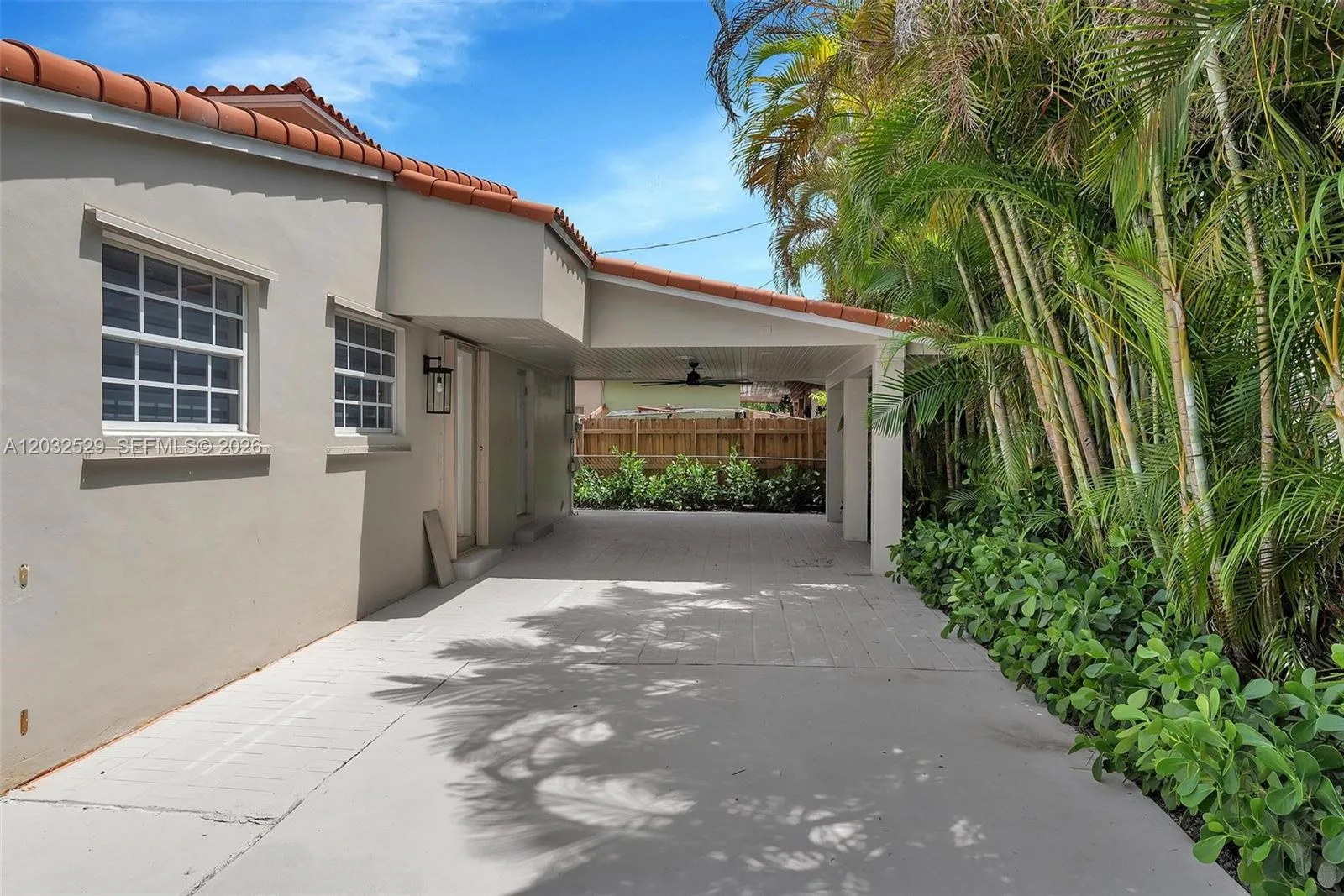 424 W 13th St, Hialeah, FL 33010 — zdjęcie 2