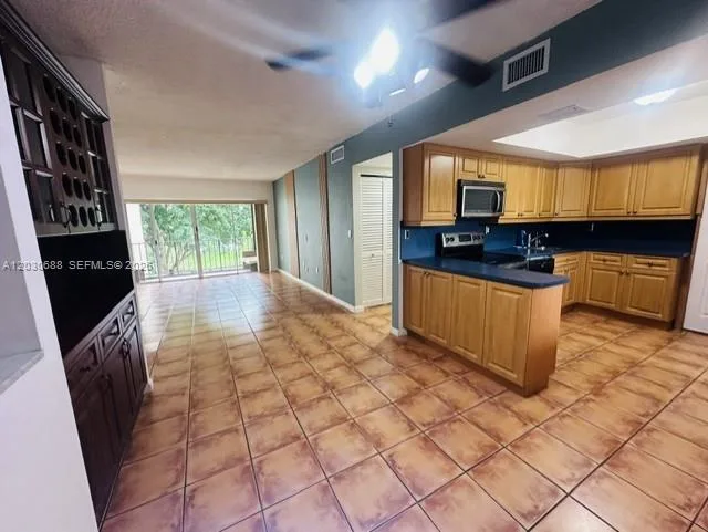 8775 Park Blvd # 309, Miami, FL 33172 photo 5