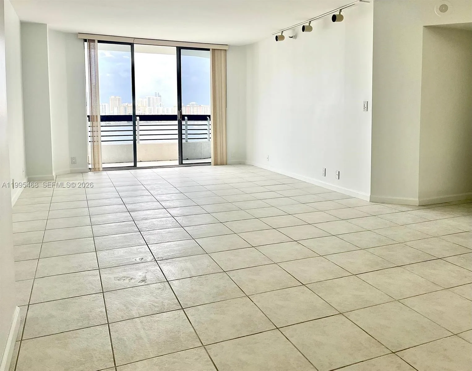 3530 Mystic Pointe Dr # 1711, Aventura, FL 33180 photo 5