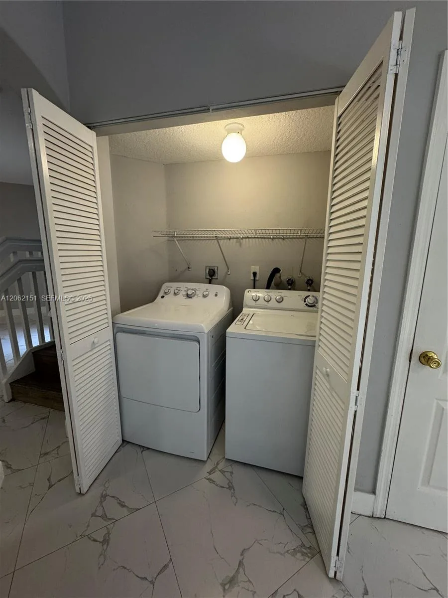 8360 NW 10th St # 9C, Miami, FL 33126 — zdjęcie 4