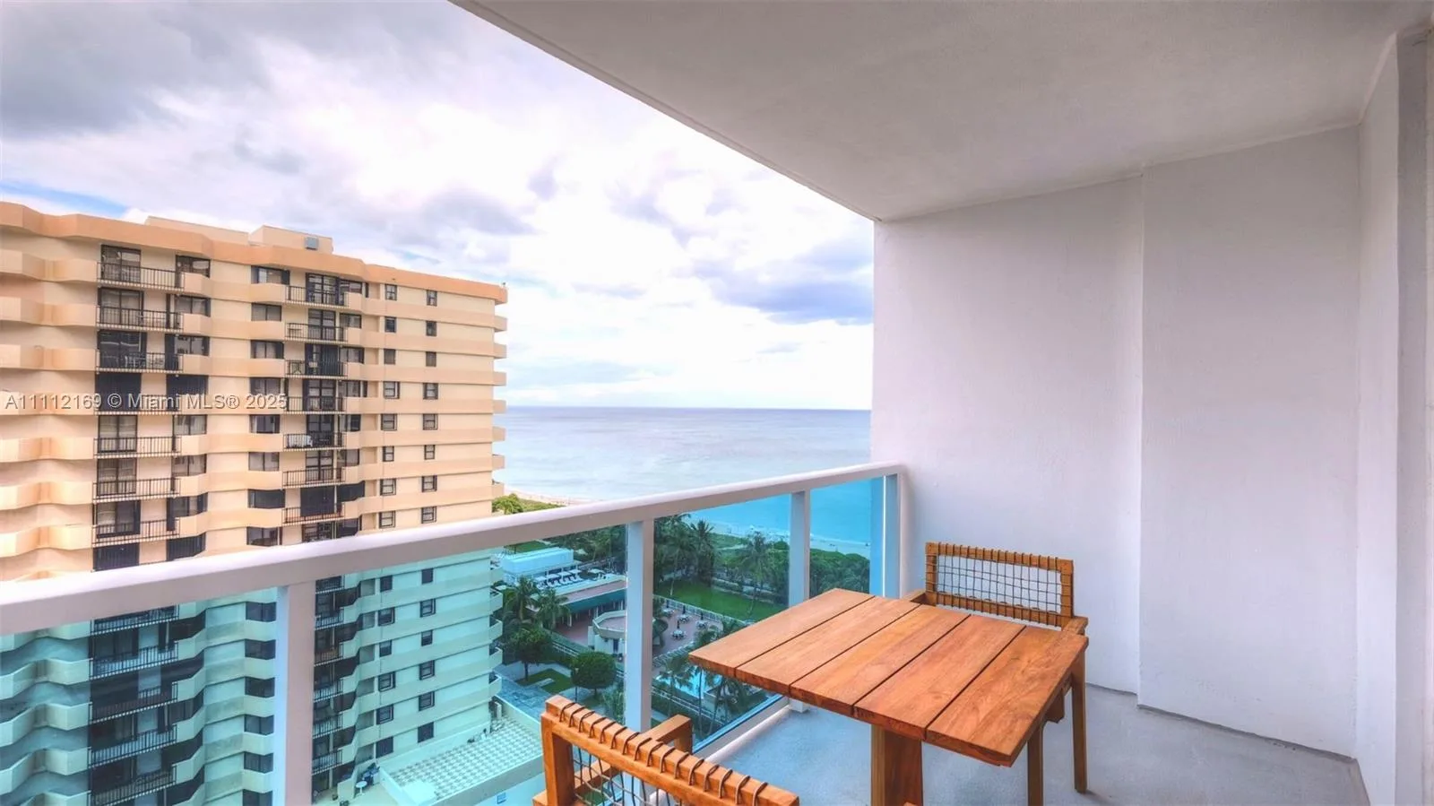 102 24th St # 1211, Miami Beach, FL 33139 photo 2