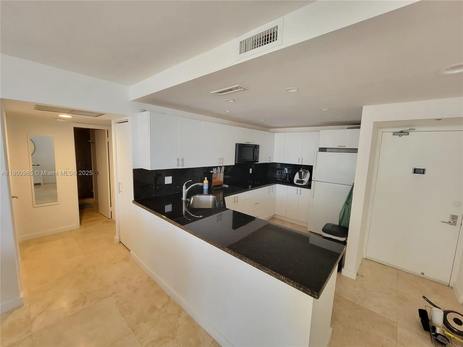 20379 W Country Club Dr # 539, Aventura, FL 33180 photo 4