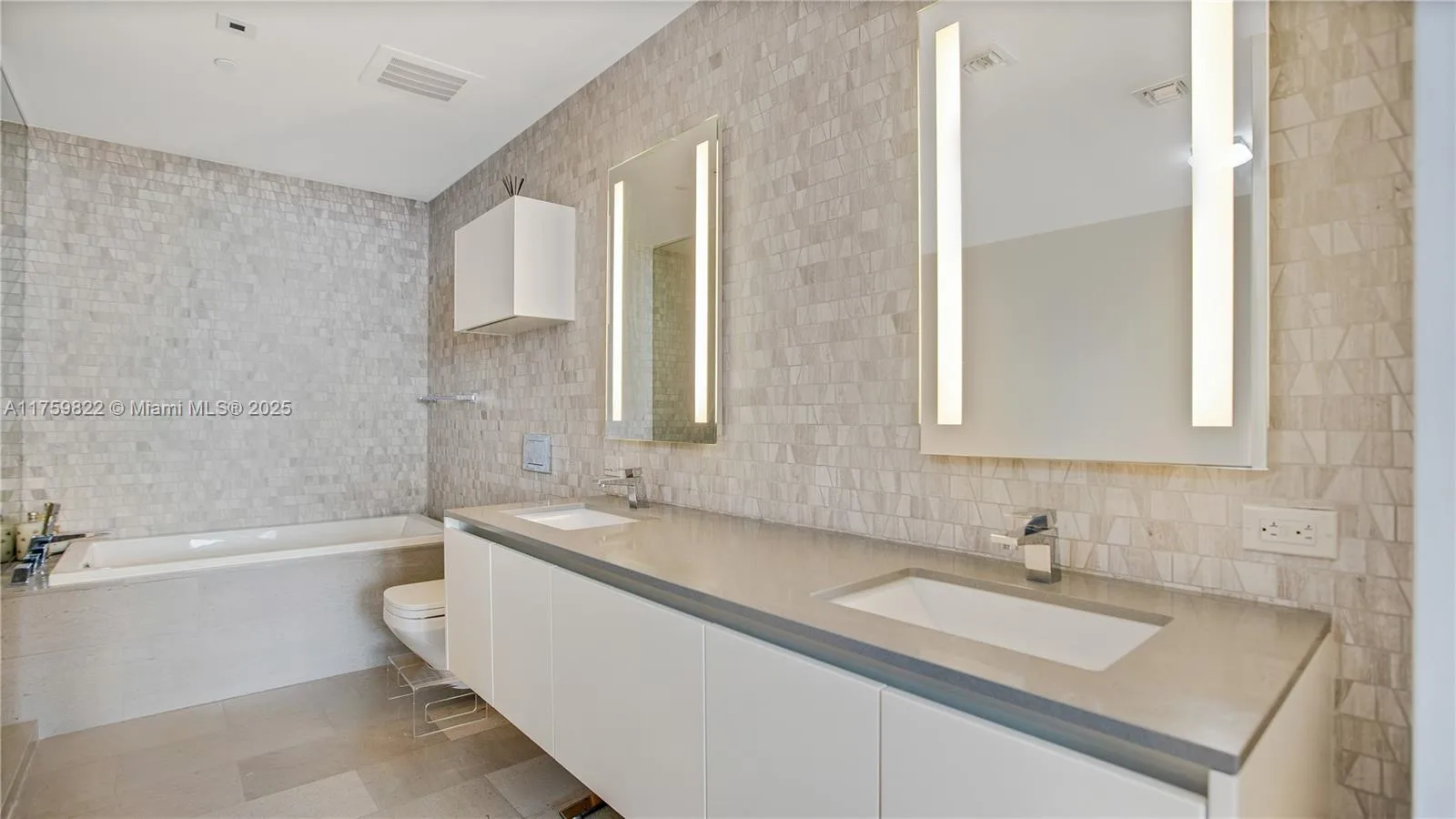 88 SW 7th St # 2208, Miami, FL 33130 photo 5