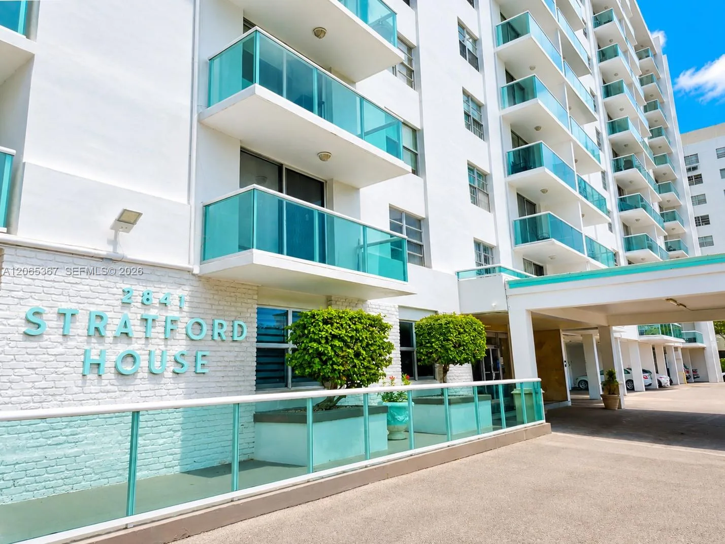 2841 NE 163rd St # 608, North Miami Beach, FL 33160 photo 2