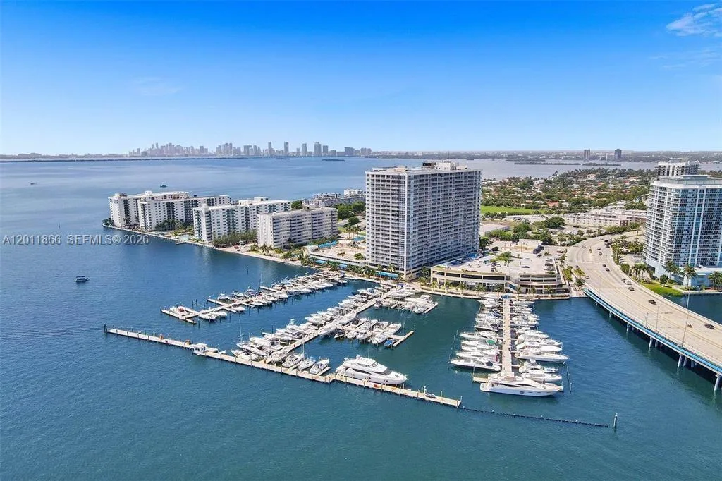 7601 E Treasure Dr # 1411, North Bay Village, FL 33141