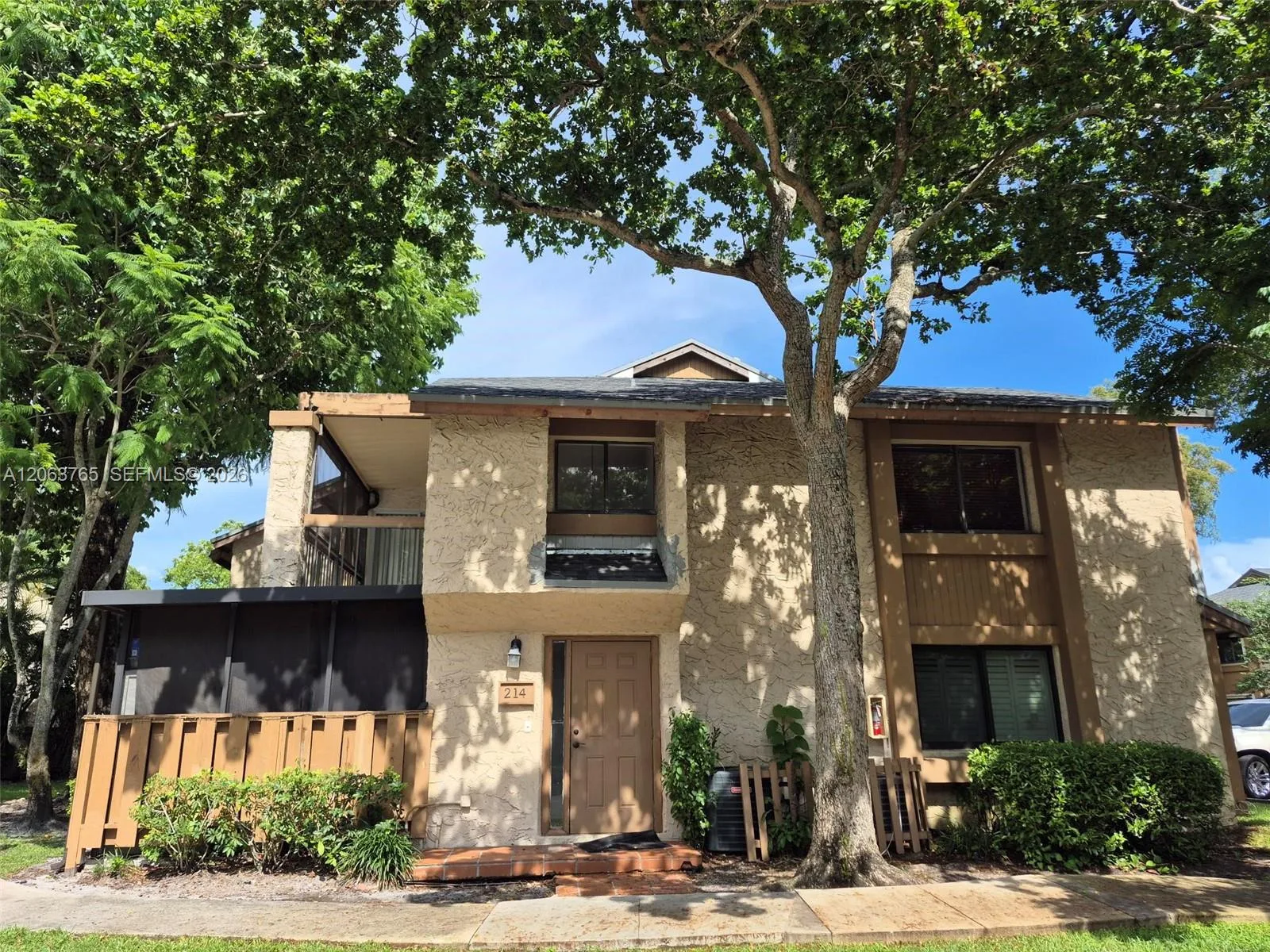214 Wimbledon Lake Dr # 57, Plantation, FL 33324 photo 2