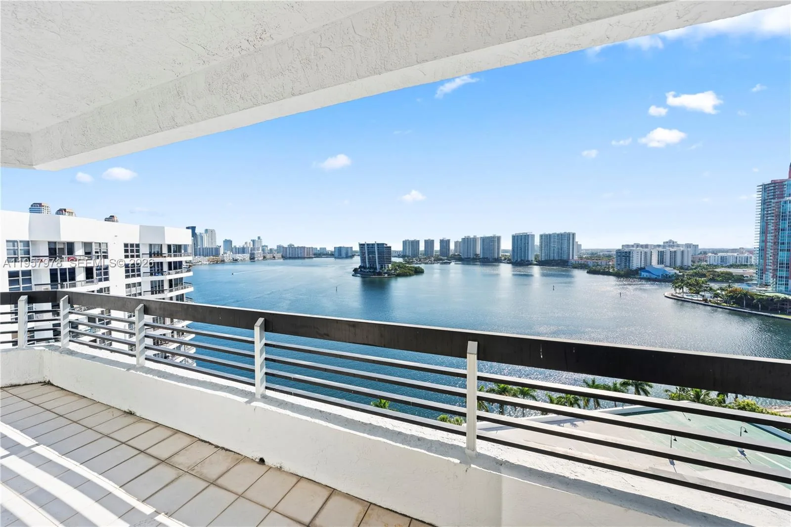 3600 Mystic Pointe Dr # PH6, Aventura, FL 33180