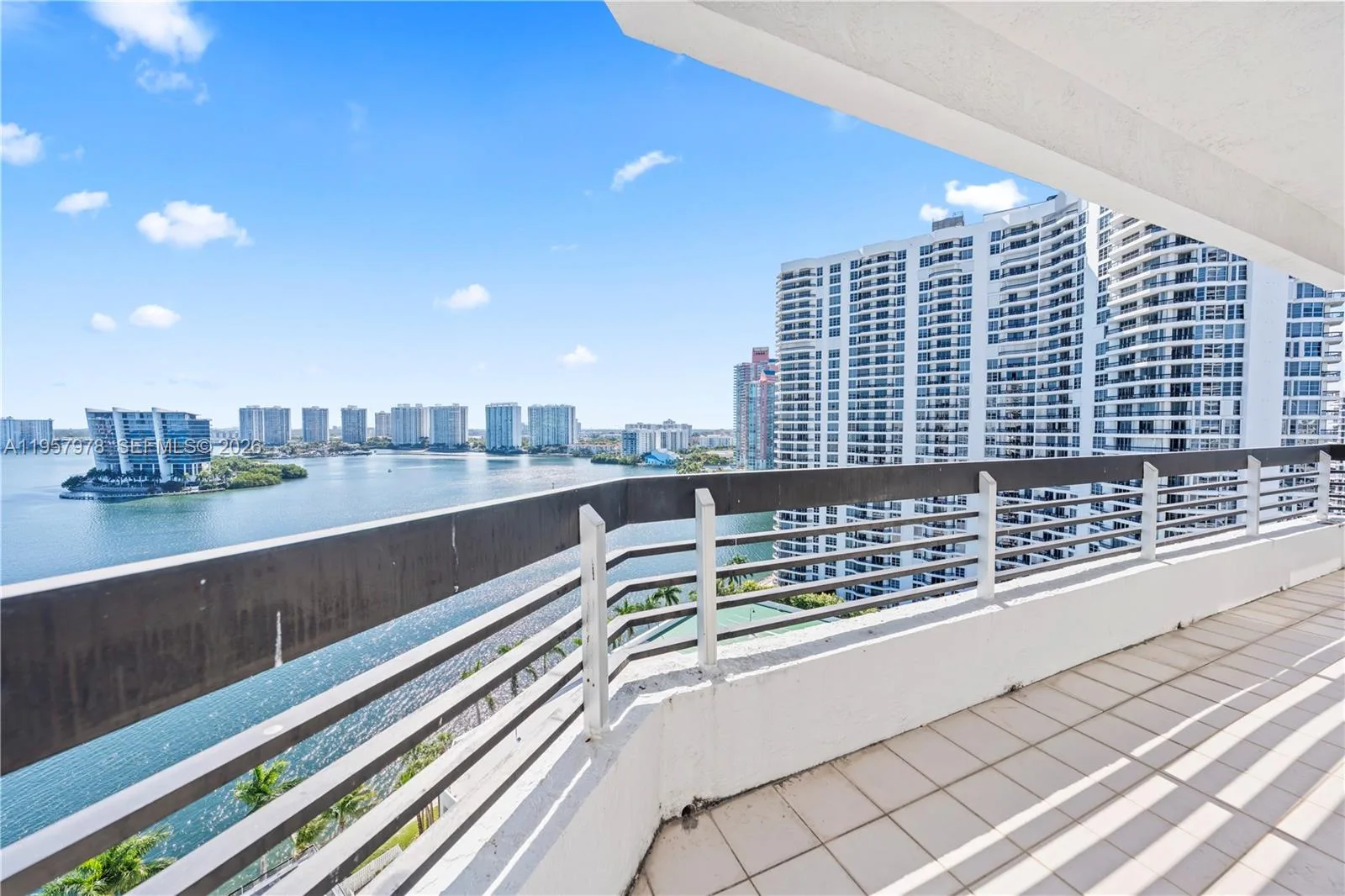 3600 Mystic Pointe Dr # PH6, Aventura, FL 33180 photo 2