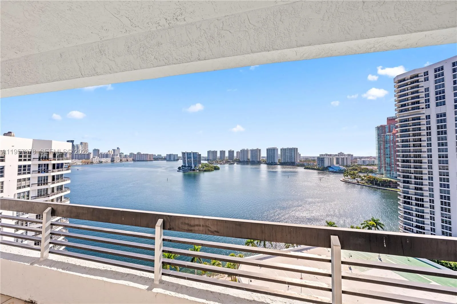 3600 Mystic Pointe Dr # PH6, Aventura, FL 33180 photo 5