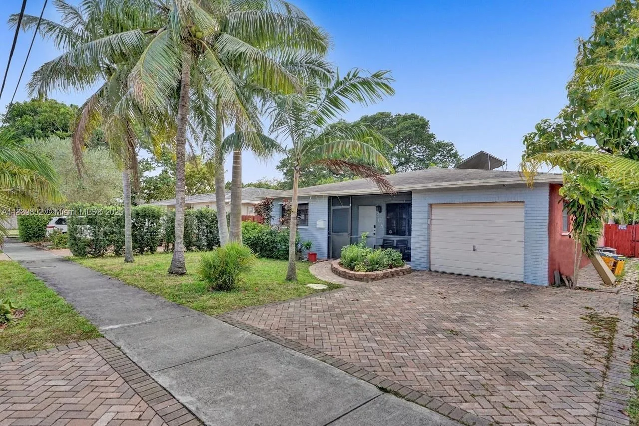 208 SW 2nd Ave, Hallandale Beach, FL 33009 photo 4