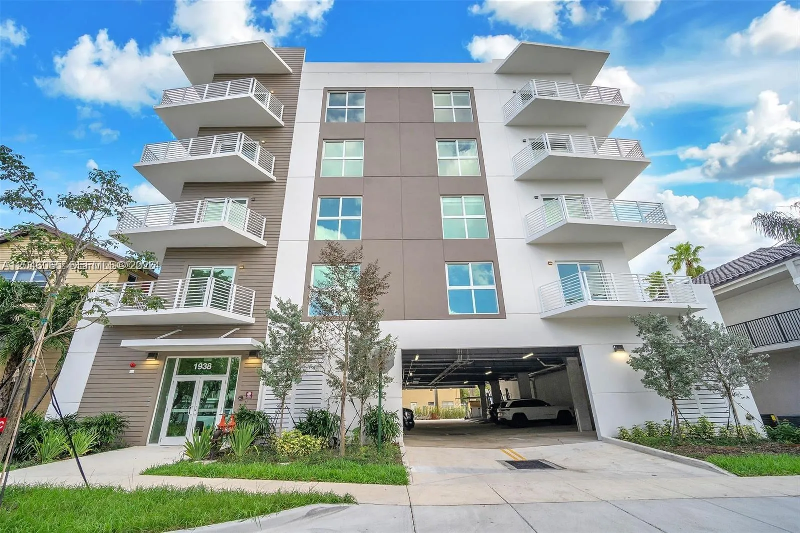 1938 Jackson St # 301, Hollywood, FL 33020 photo 2