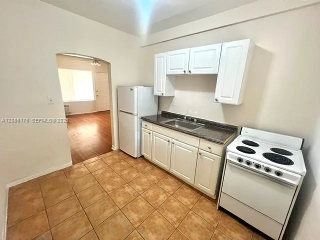 564 NE 66th St # 3, Miami, FL 33138