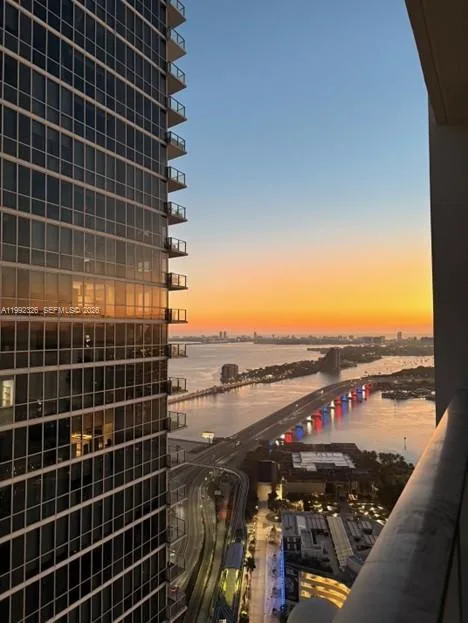 1040 Biscayne Blvd # 2605, Miami, FL 33132
