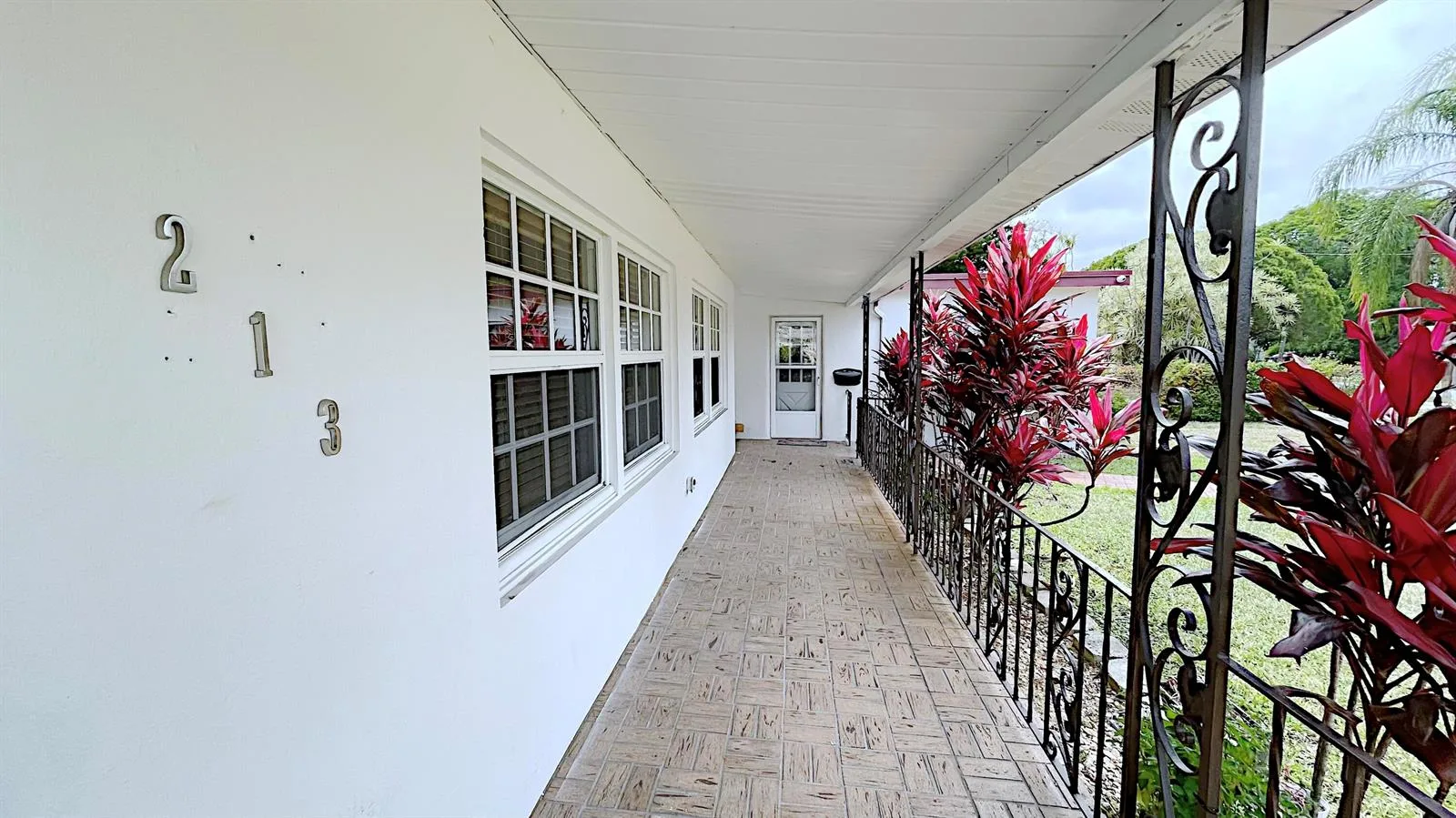 213 SW 3RD Place, Dania Beach, FL 33004 photo 4