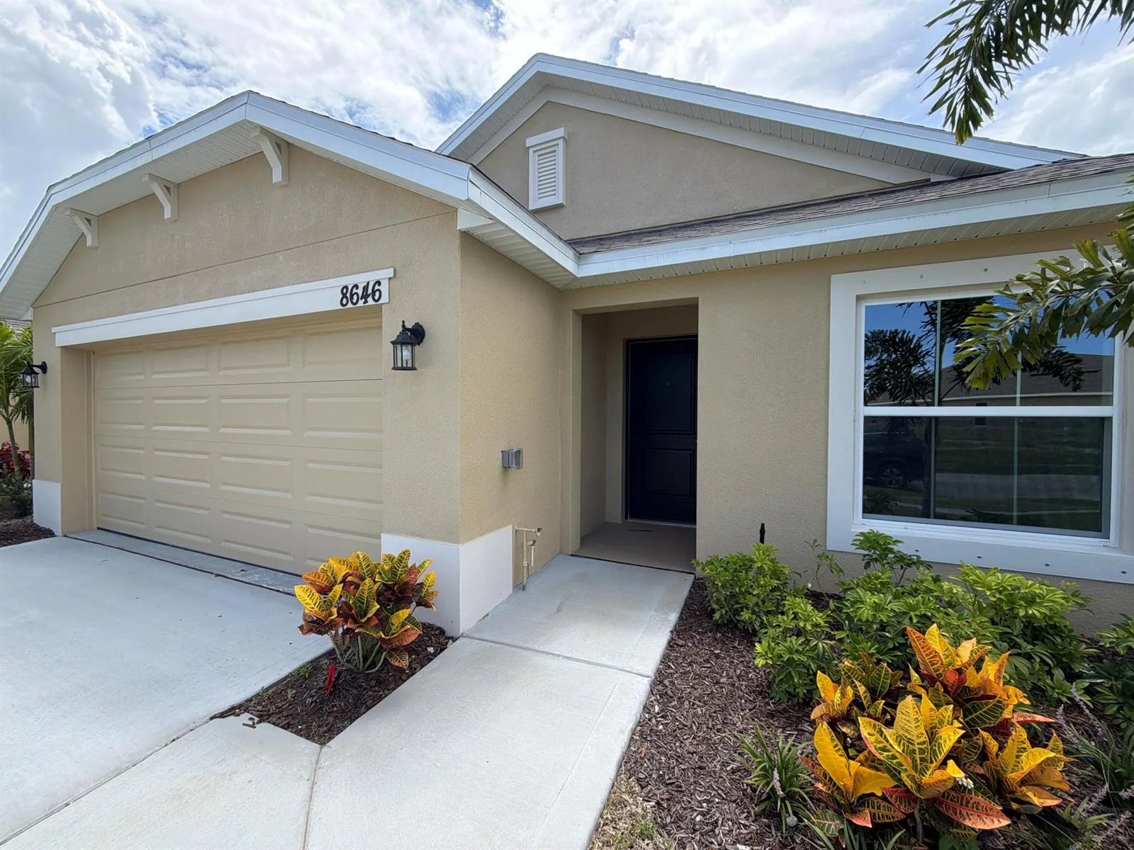 8646 Giovanni Avenue, Fort Pierce, FL 34951 photo 2