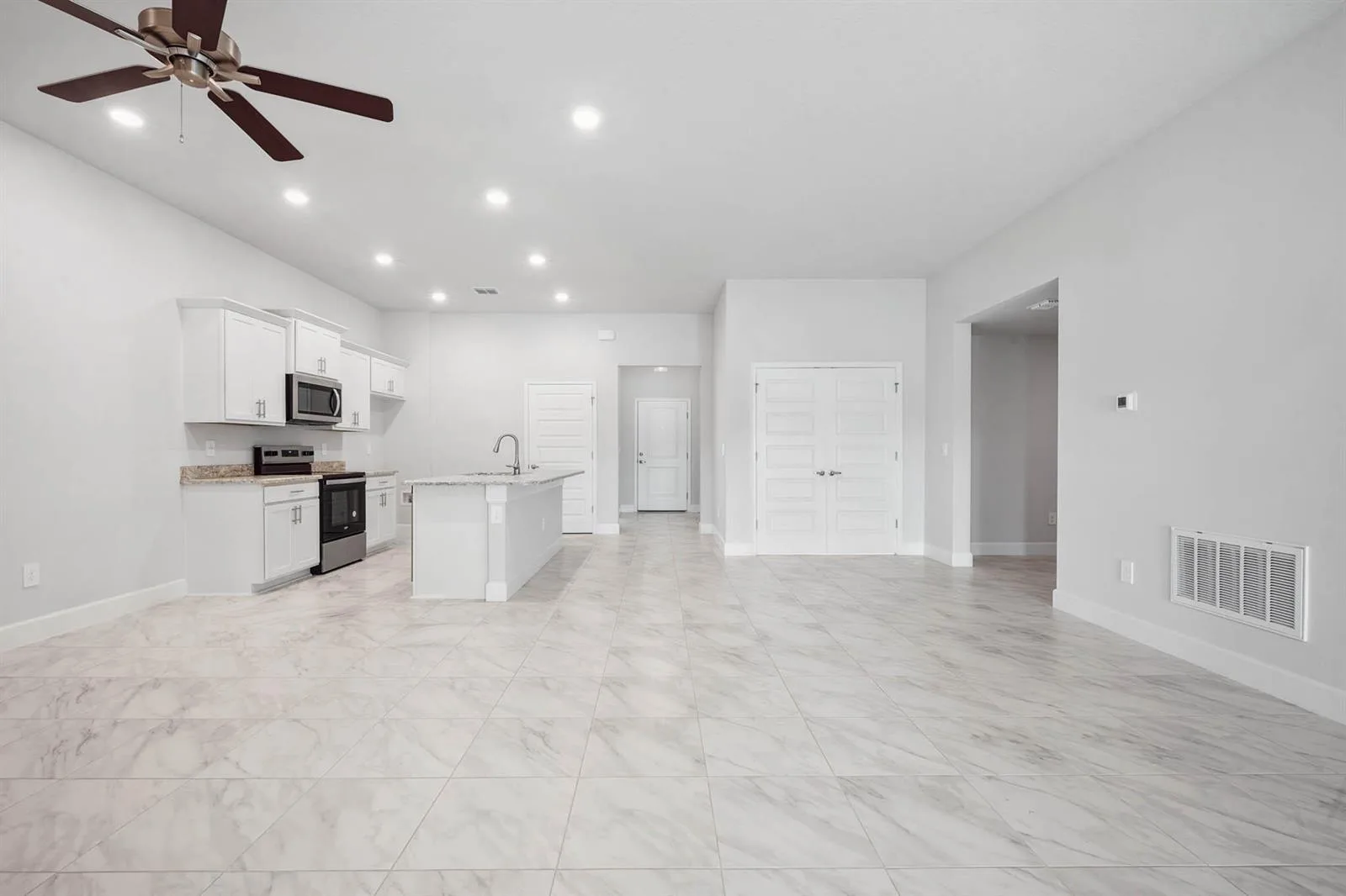8646 Giovanni Avenue, Fort Pierce, FL 34951 photo 5