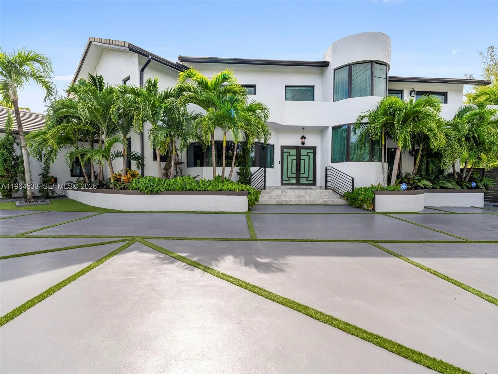 6180 Pine Tree Dr, Miami Beach, FL 33140 photo 5