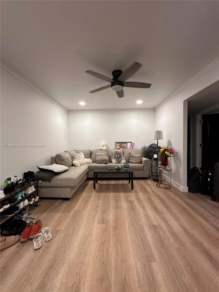 5100 SW 41st St # 328, Pembroke Park, FL 33023