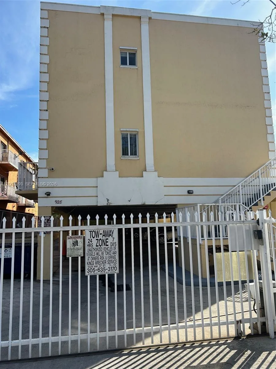 928 SW 3 # 207, Miami, FL 33130 photo 3