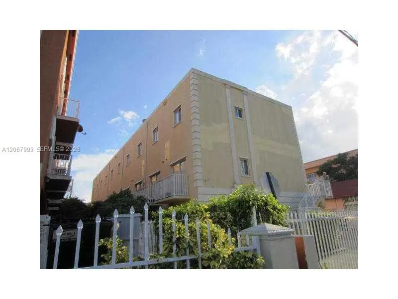 928 SW 3 # 207, Miami, FL 33130 photo 4