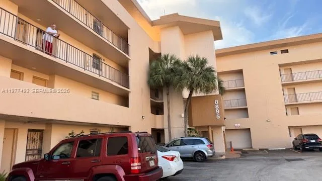 8895 Fontainebleau Blvd # 111, Miami, FL 33172