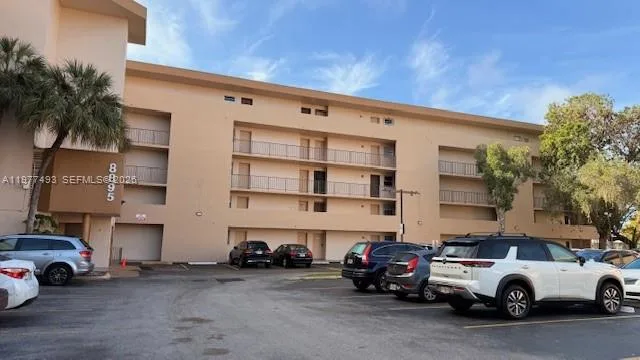 8895 Fontainebleau Blvd # 111, Miami, FL 33172 photo 2