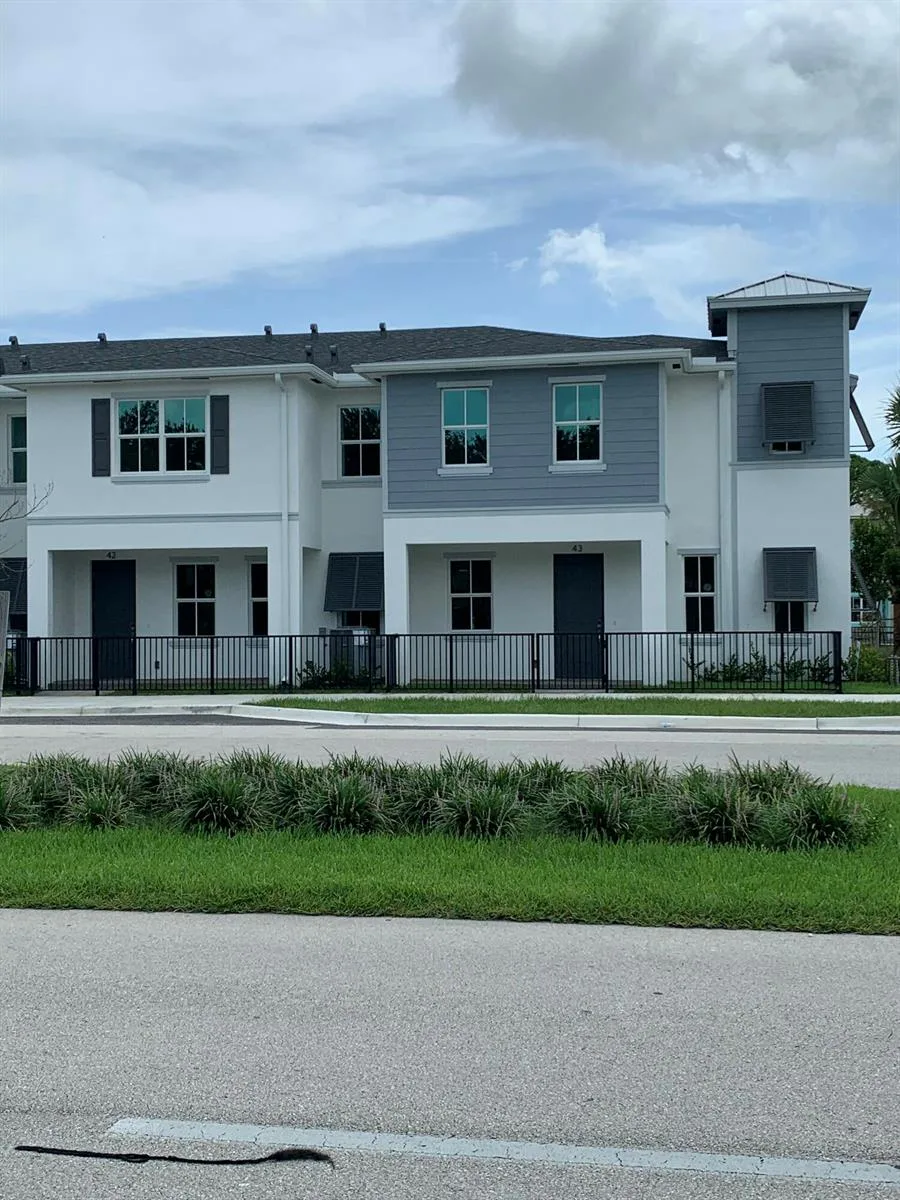 747 SE Central Parkway # 42, Stuart, FL 34994