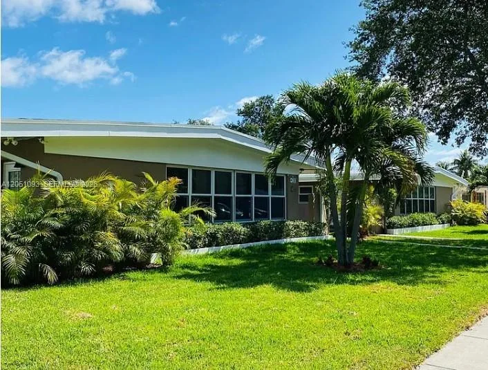 2001 NE 167th St # 1, North Miami Beach, FL 33162