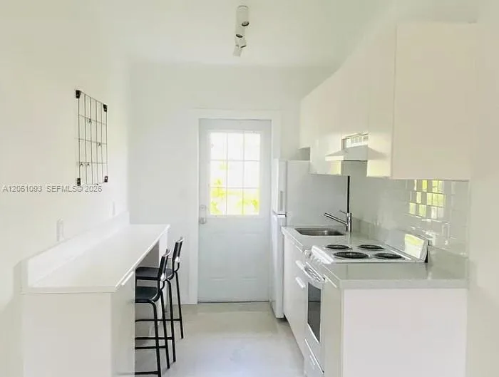 2001 NE 167th St # 1, North Miami Beach, FL 33162 photo 10