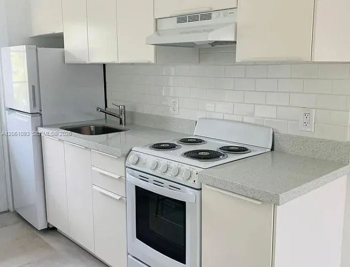2001 NE 167th St # 1, North Miami Beach, FL 33162 photo 11