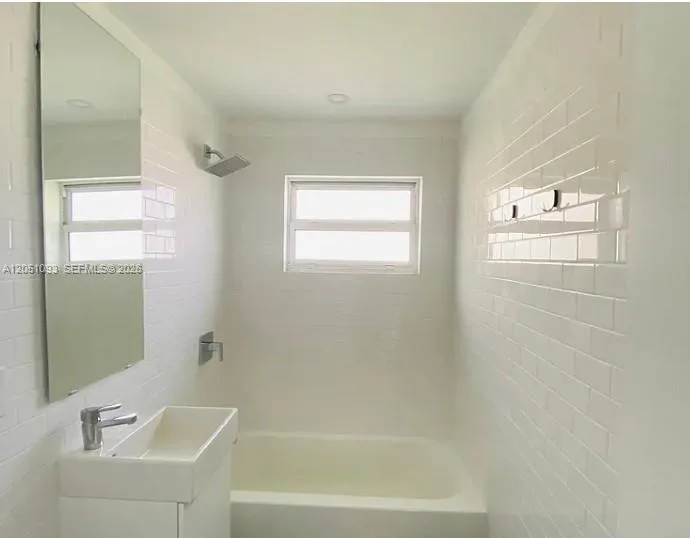 2001 NE 167th St # 1, North Miami Beach, FL 33162 photo 13