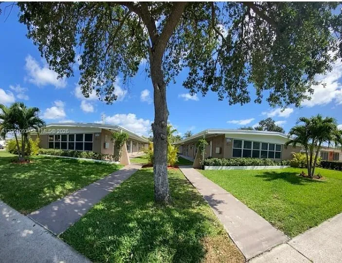 2001 NE 167th St # 1, North Miami Beach, FL 33162 photo 2