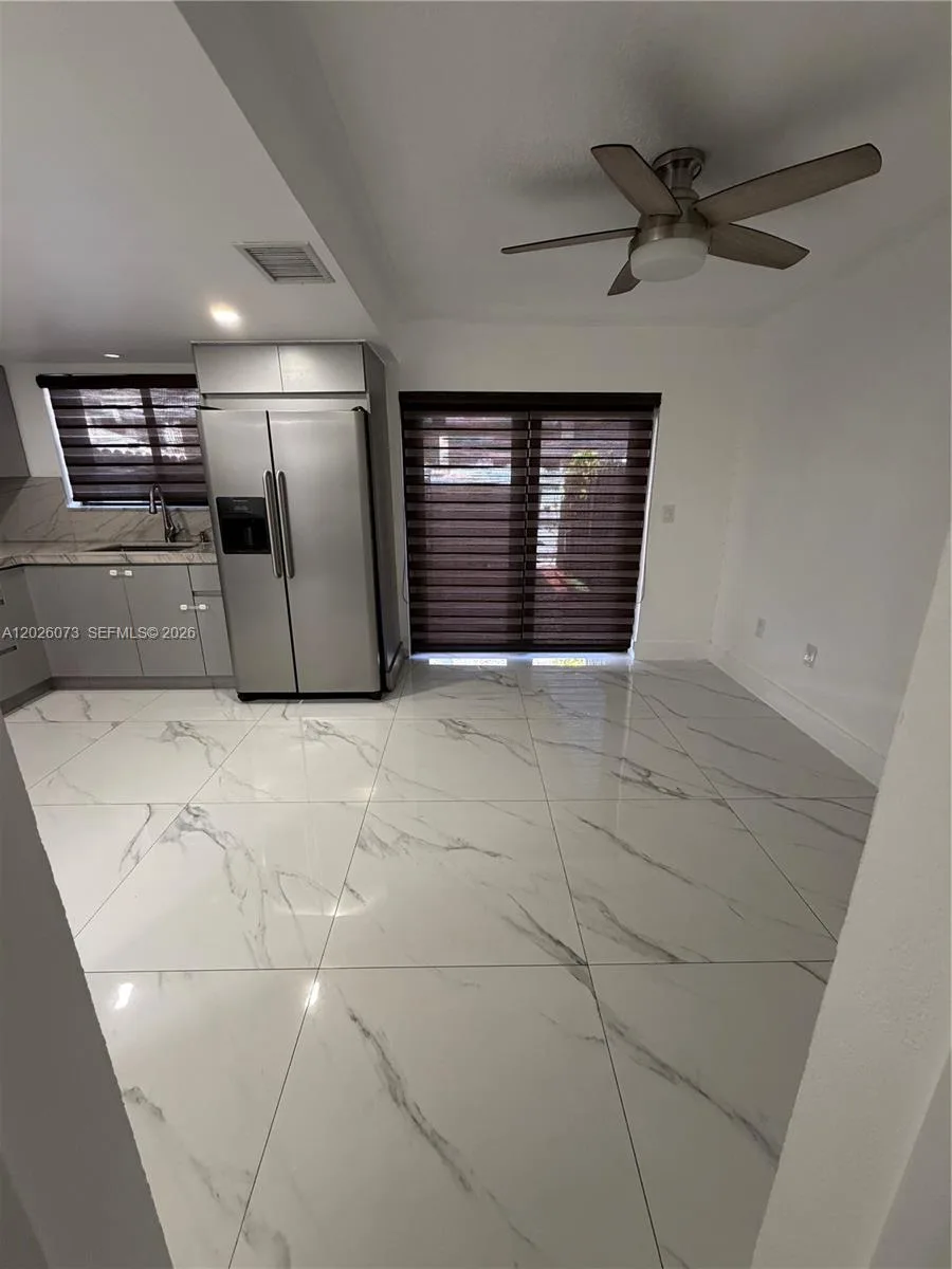 8430 NW 8th St # B11, Miami, FL 33126 photo 8