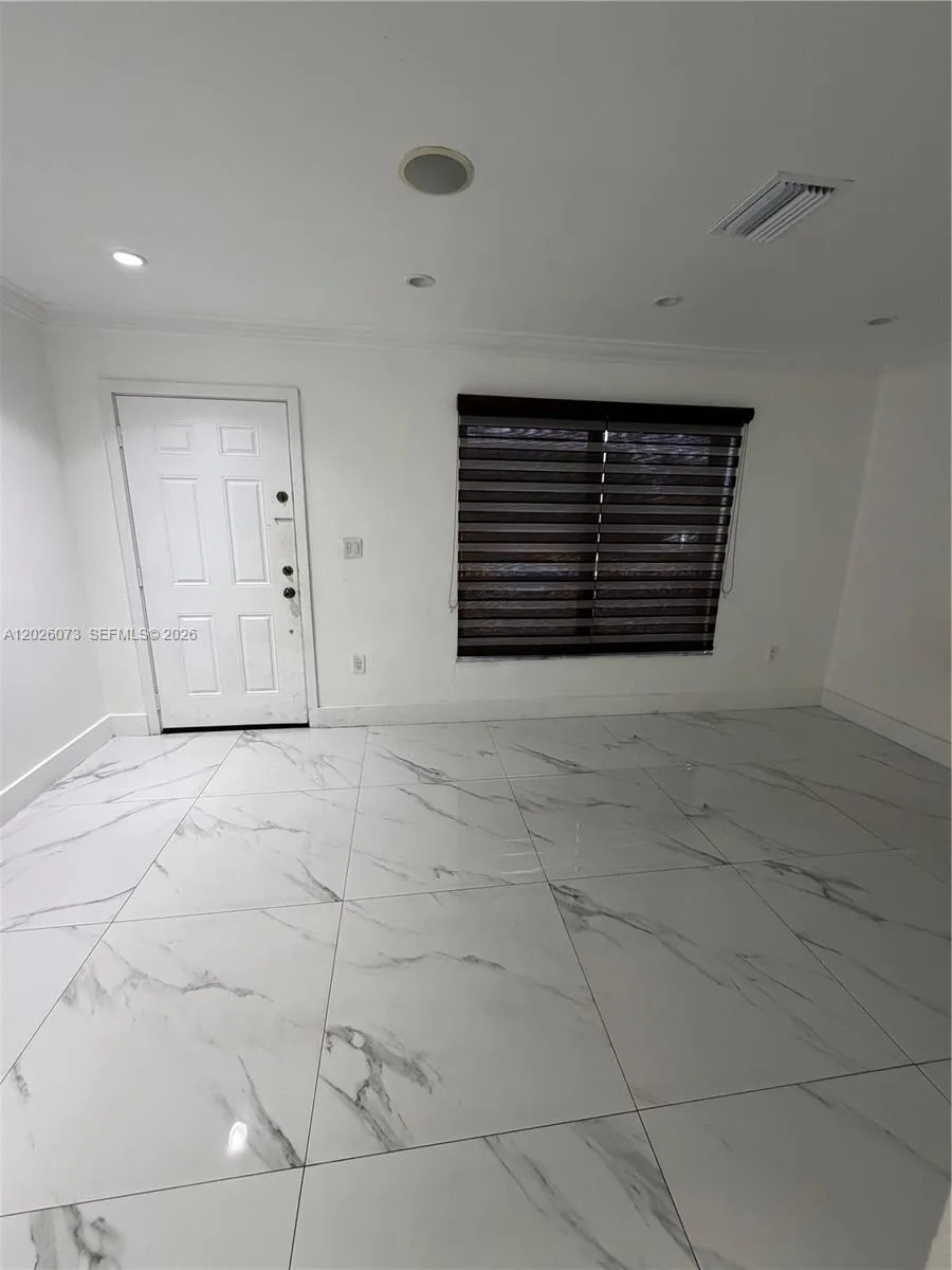 8430 NW 8th St # B11, Miami, FL 33126 photo 9