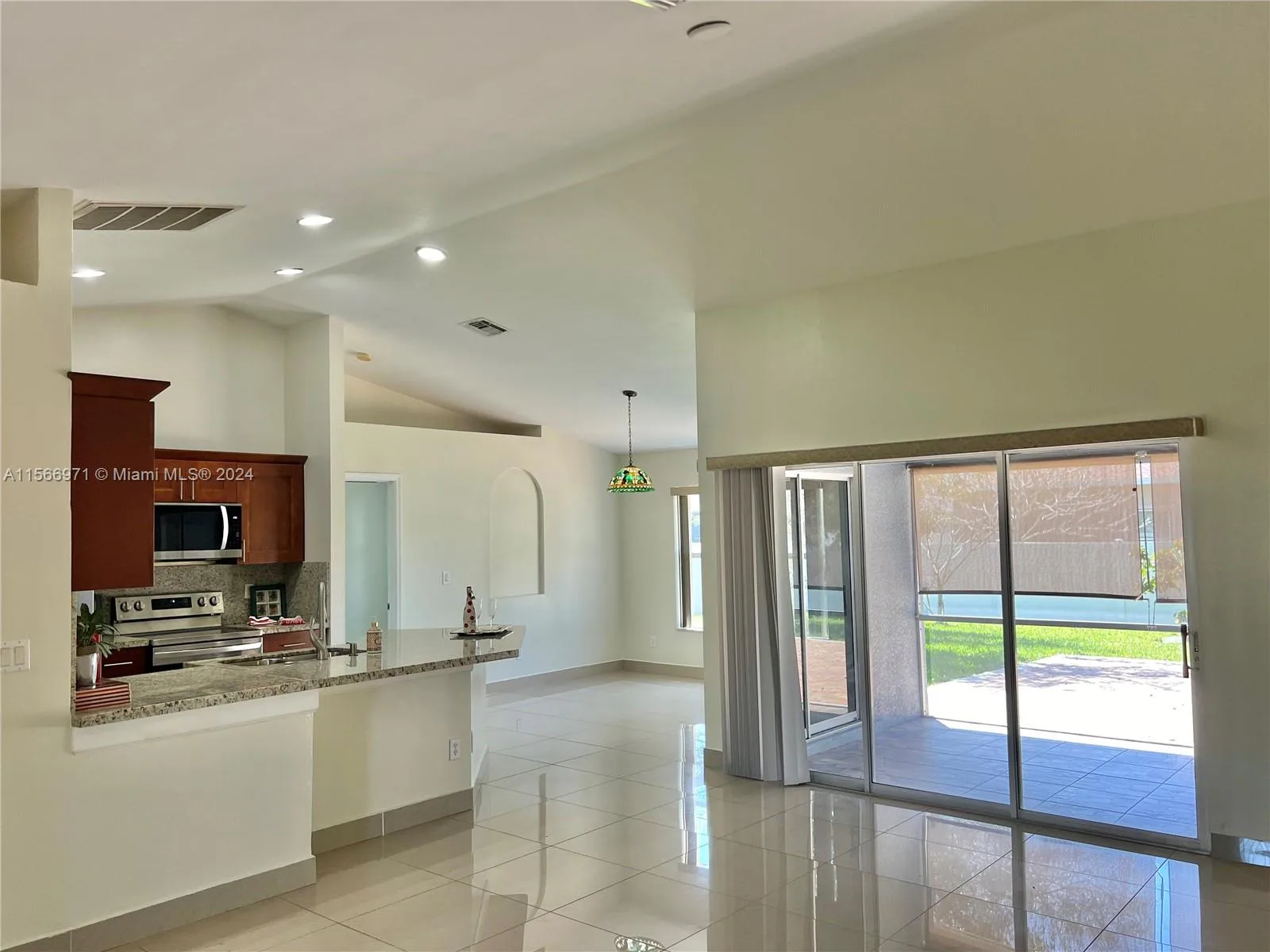 4024 SW 16th Place, Cape Coral, FL 33914 photo 2