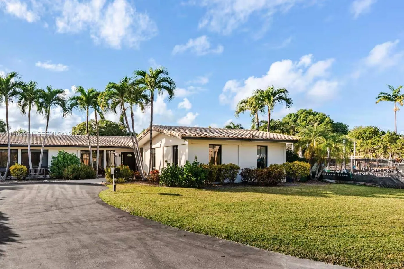 636 Hibiscus Dr, Hallandale Beach, FL 33009 photo 10