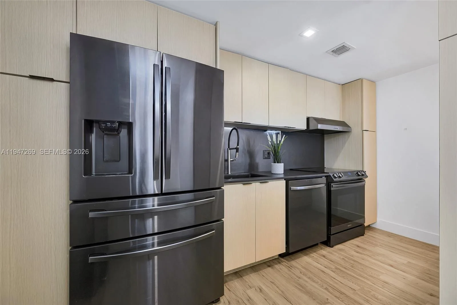275 NE 18th St # 1207, Miami, FL 33132 photo 10