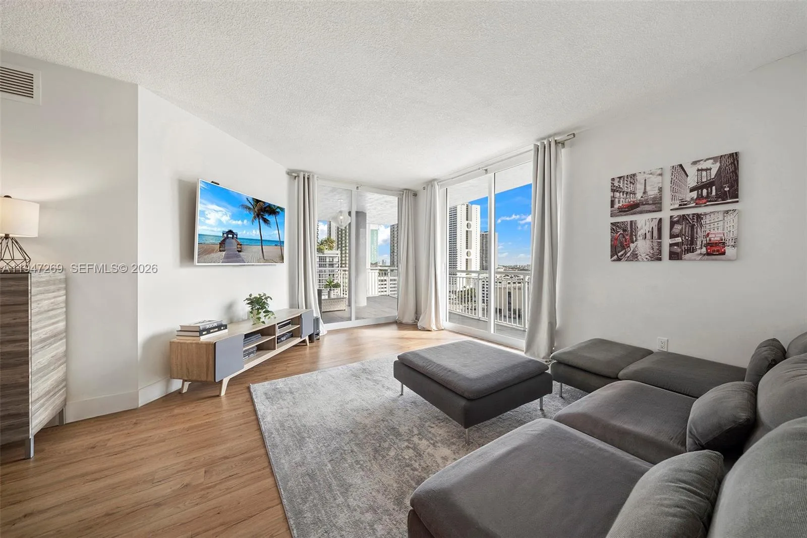 275 NE 18th St # 1207, Miami, FL 33132 photo 2