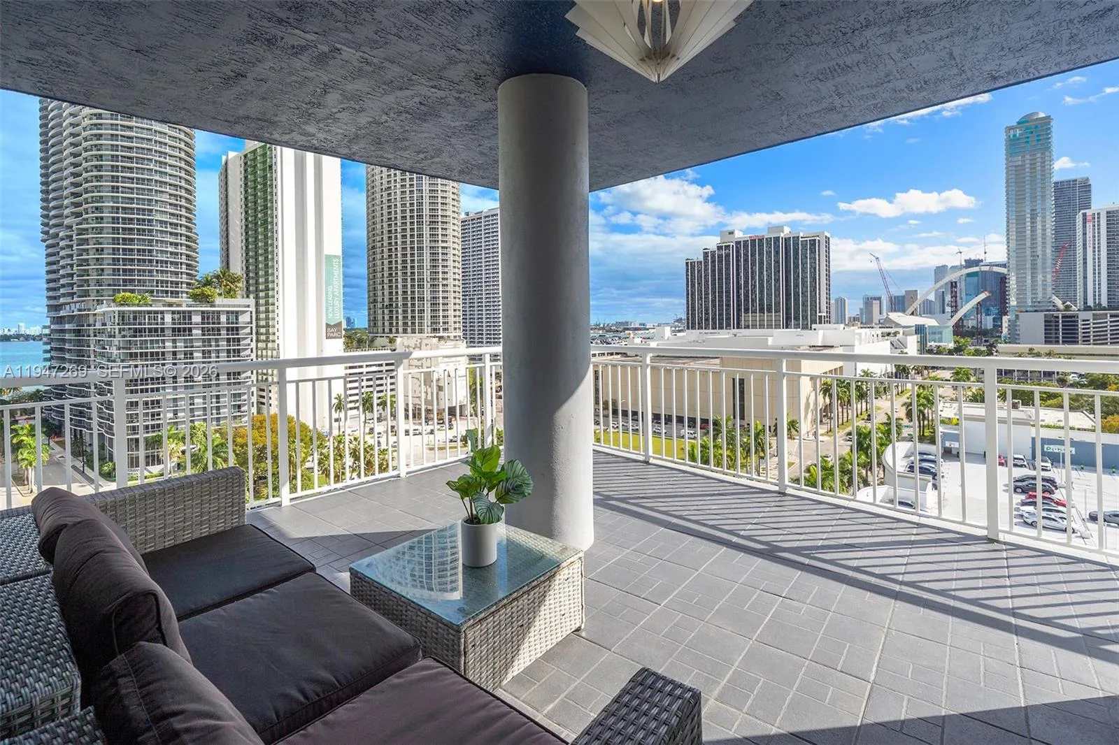275 NE 18th St # 1207, Miami, FL 33132 photo 3