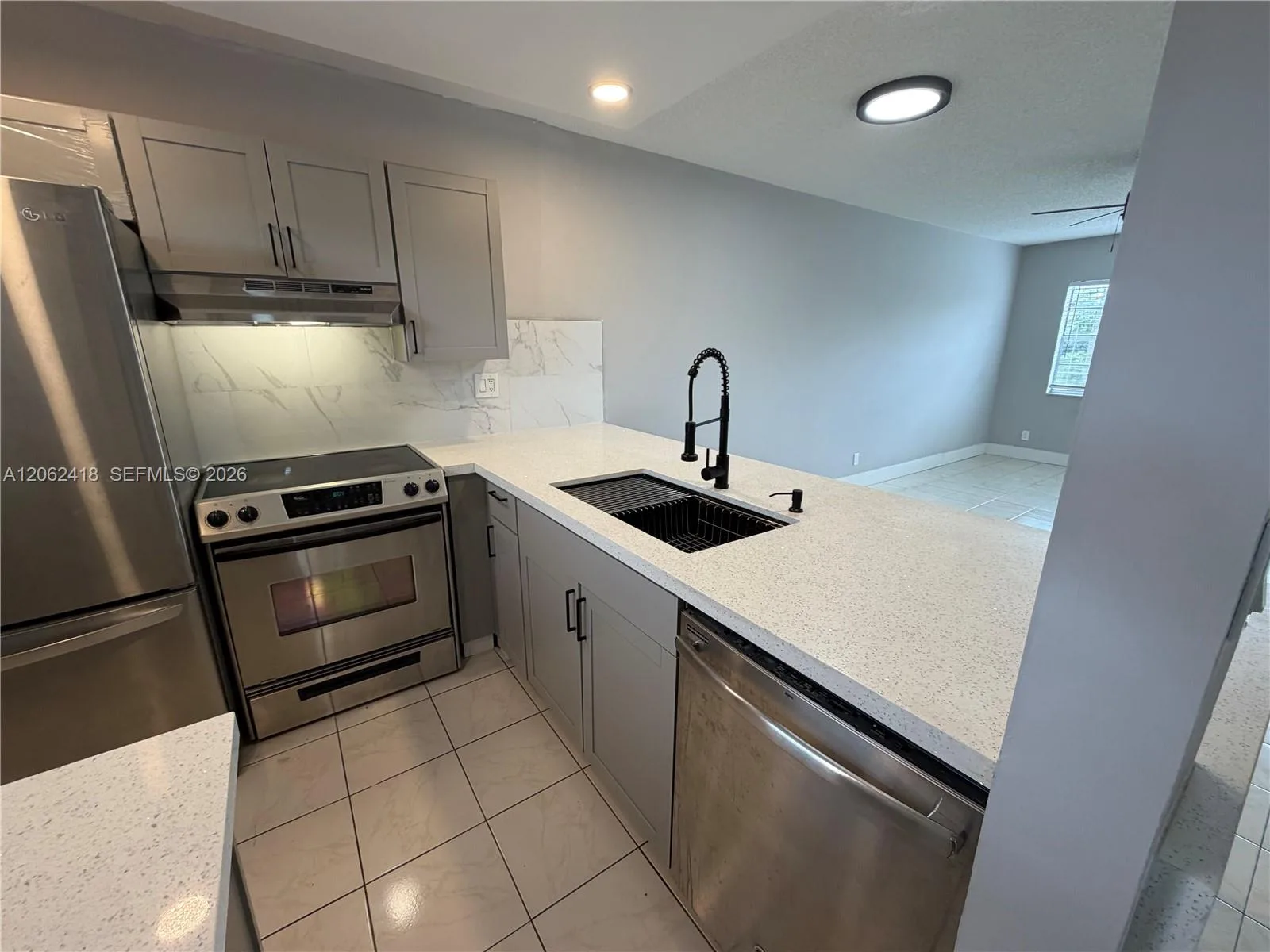 5071 W Oakland Park Blvd # 205, Lauderdale Lakes, FL 33313 photo 11
