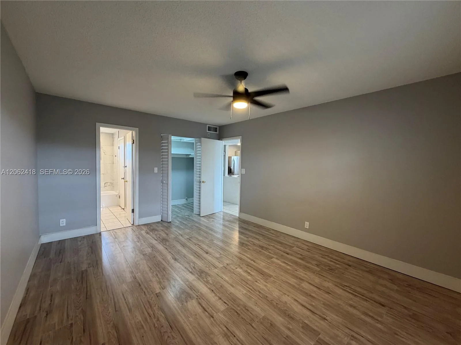 5071 W Oakland Park Blvd # 205, Lauderdale Lakes, FL 33313 photo 2