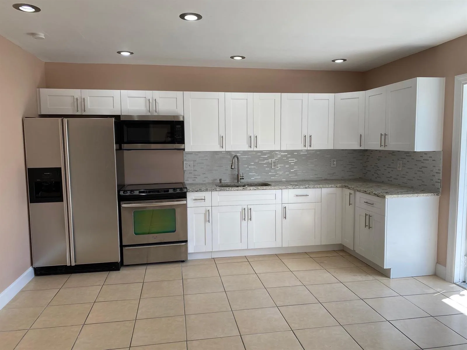 16 NE 9th Avenue, Deerfield Beach, FL 33441