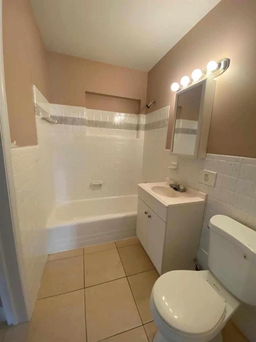 16 NE 9th Avenue, Deerfield Beach, FL 33441 photo 10