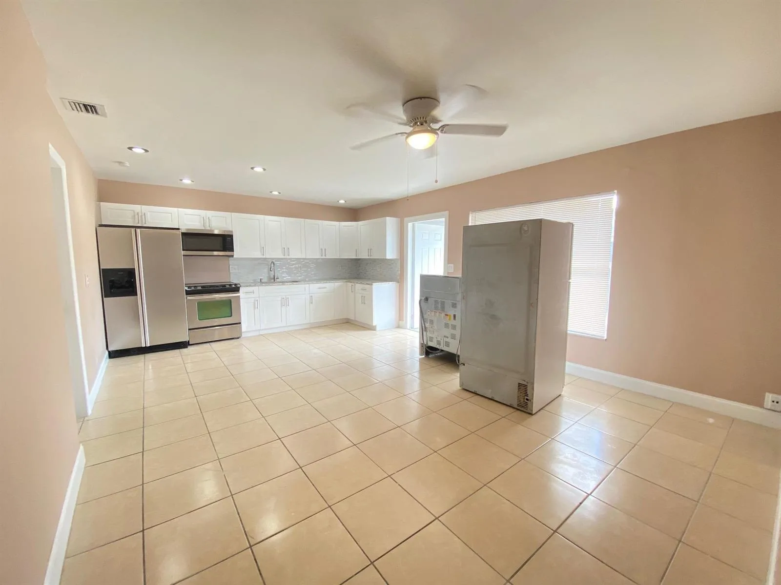 16 NE 9th Avenue, Deerfield Beach, FL 33441 photo 2