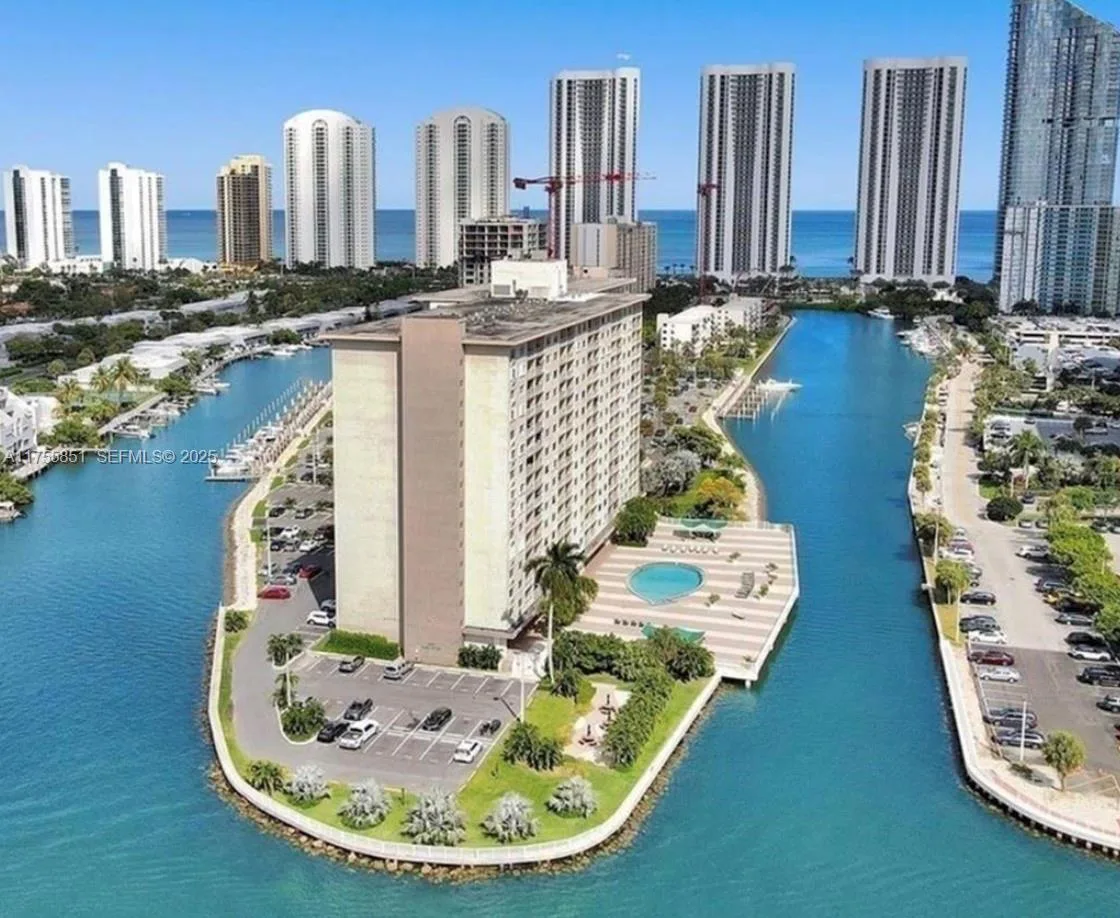 400 Kings Point Dr # 810, Sunny Isles Beach, FL 33160