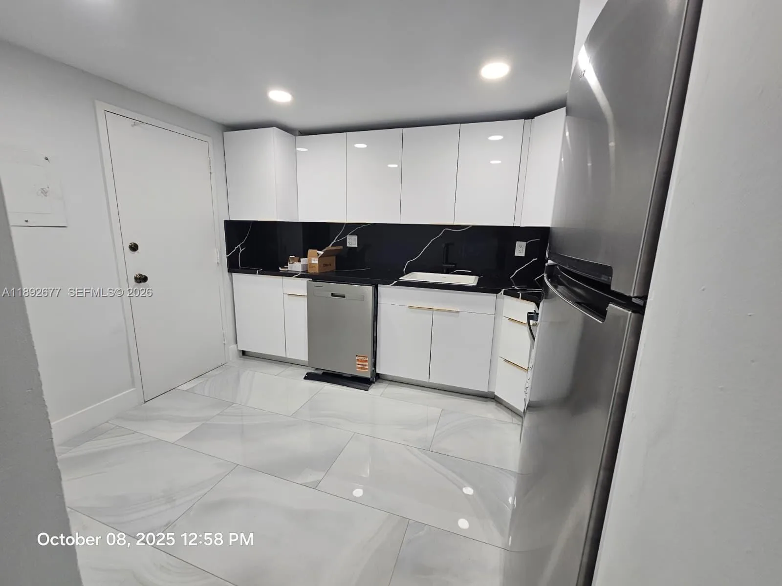 500 Bayview Dr # 222, Sunny Isles Beach, FL 33160 photo 6