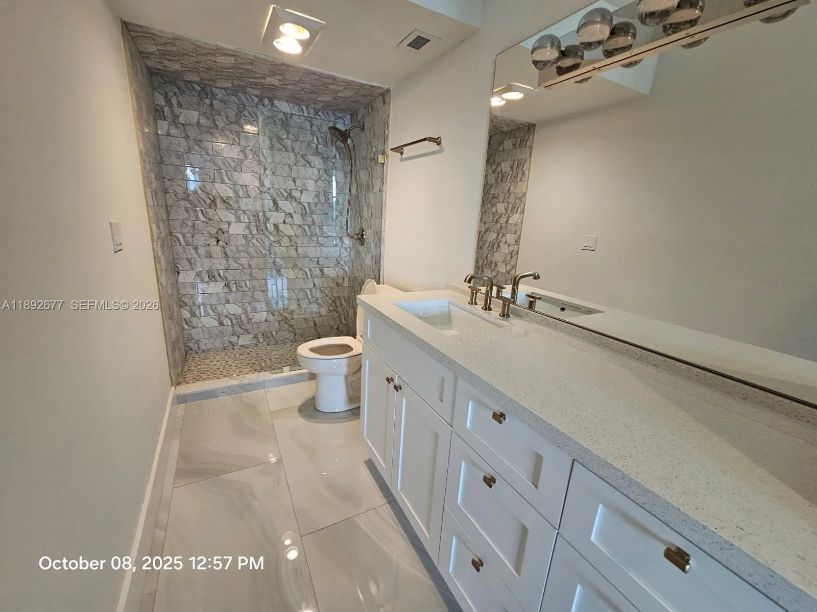 500 Bayview Dr # 222, Sunny Isles Beach, FL 33160 photo 7