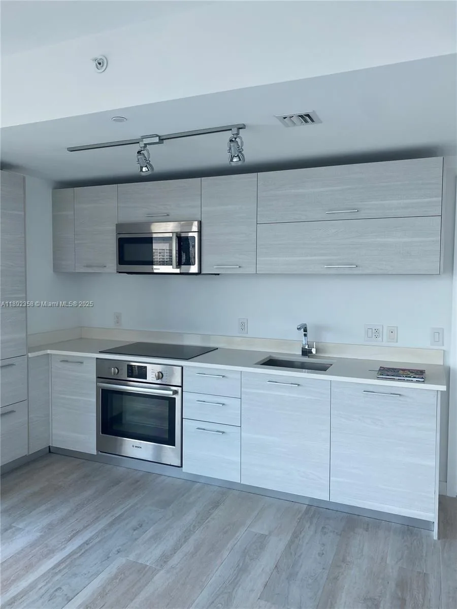 650 NE 32nd St # 3108, Miami, FL 33137 photo 7