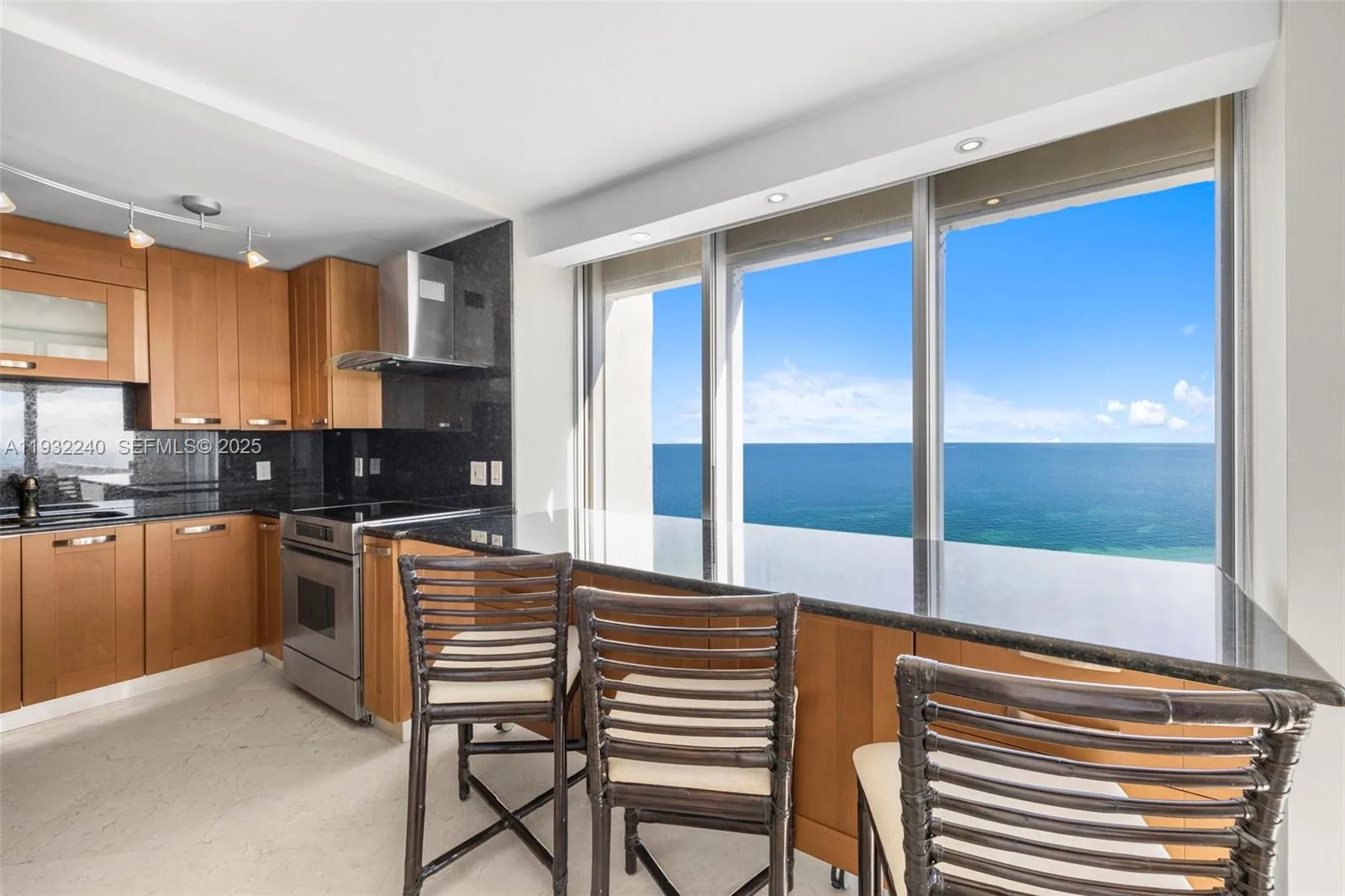 881 Ocean Dr # 20A, Key Biscayne, FL 33149 photo 10